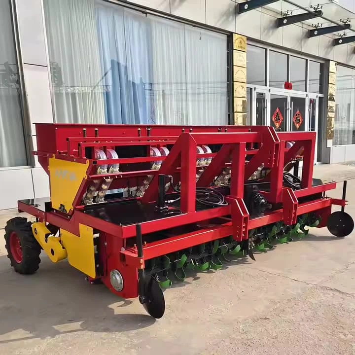 Manuālais sīpolu sēklu stādītājs 6 \/7Rows MOQ 1 Vienības Precīzijas vertikālais ķiploku stādītājs nodrošina, ka tiek stādītas vismaz 93% ķiploku daiviņu sēklas